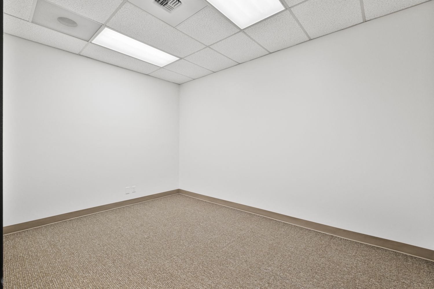 1,916 SF Flex Space in Redmond, WA Photo